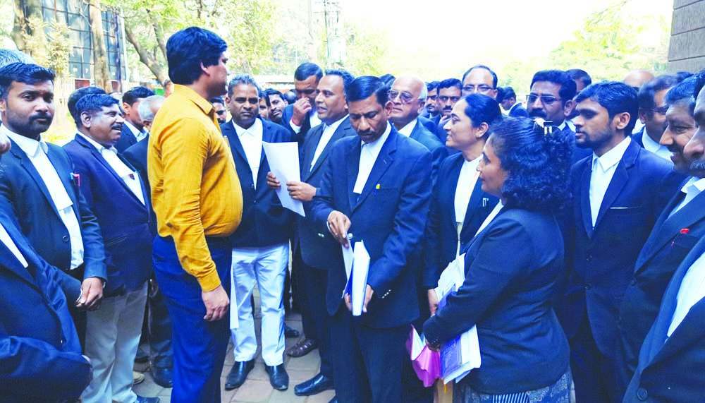 ಬಾಂಬ ಬ್ಲಾಸ್ಟ್ ಕೃತ್ಯ ಖಂಡಿಸಿ ನ್ಯಾಯವಾದಿಗಳ ಮನವಿ